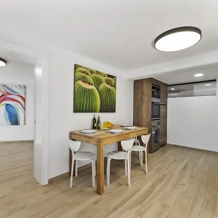 Atlantico - Planta Baja * Arrecife (Lanzarote)